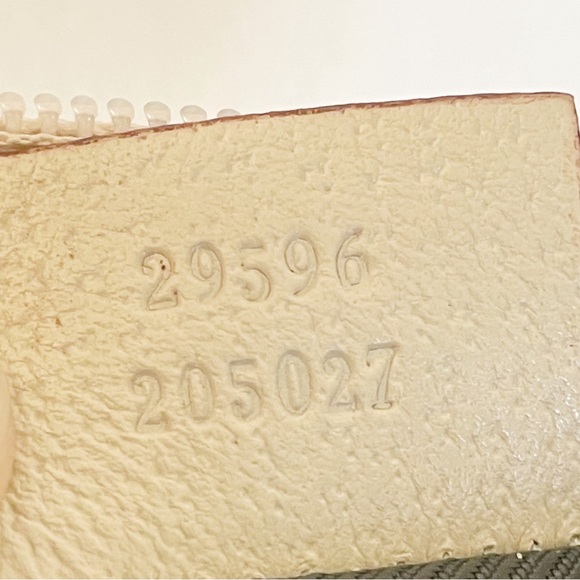 ❤️SOLD❤️Gucci NWOT brown monogram canvas and leather small cosmetic zip pouch - Picture 10 of 10